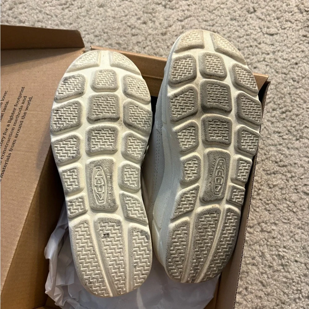 KEEN Women’s KM2 Jogger in Birch/Safari